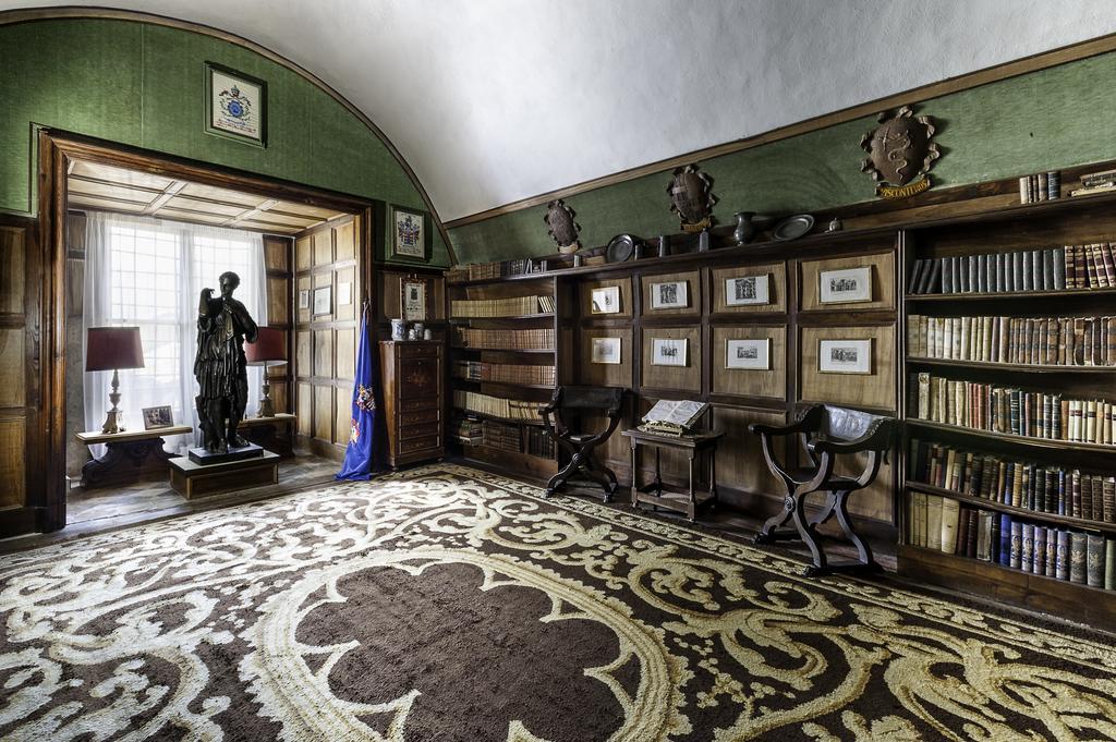 Castello Di Relais Museum Hotel Compiano